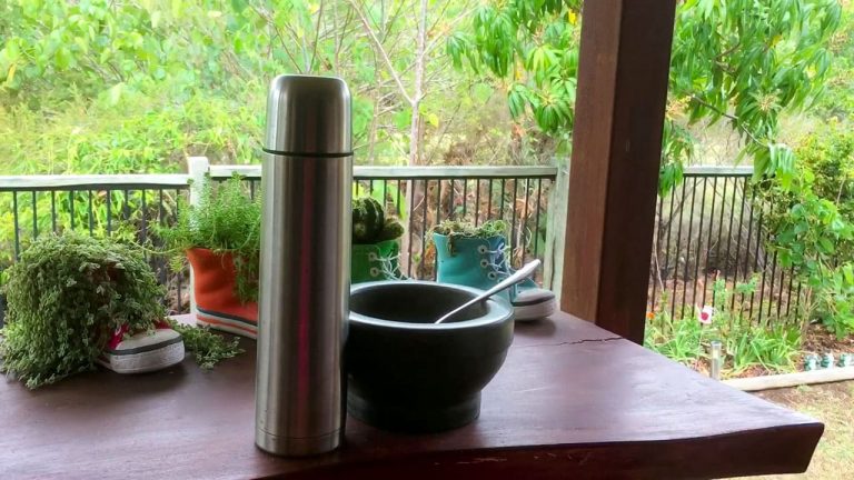 how-to-get-coffee-smell-out-of-a-thermos-eatdrinkrabbit